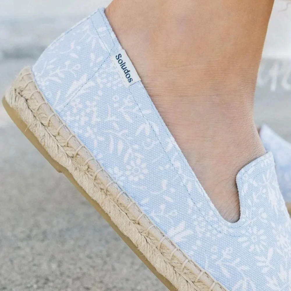 NWOT/NWOB Soludos Blue Bonnet Espadrilles Slip On Floral Flats Shoes Size 10